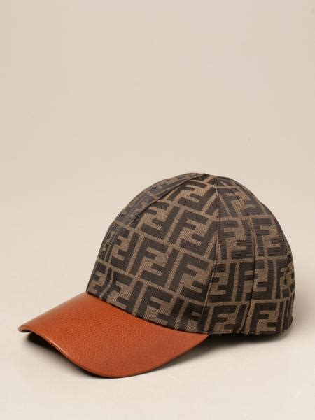 cappello fendi visiera|FENDI: Cappello da baseball FF .